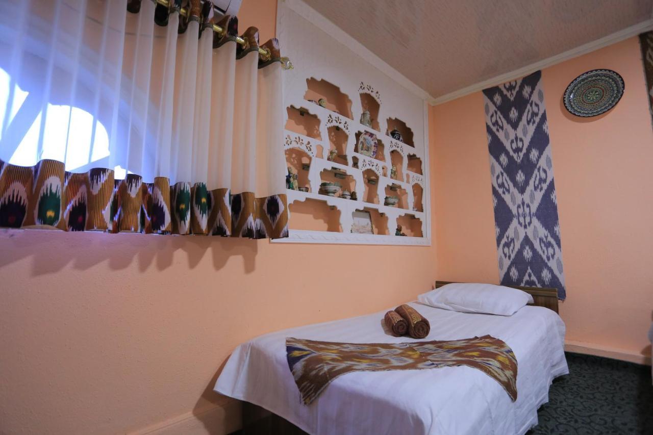 בוקורו Fayz Hostel מראה חיצוני תמונה